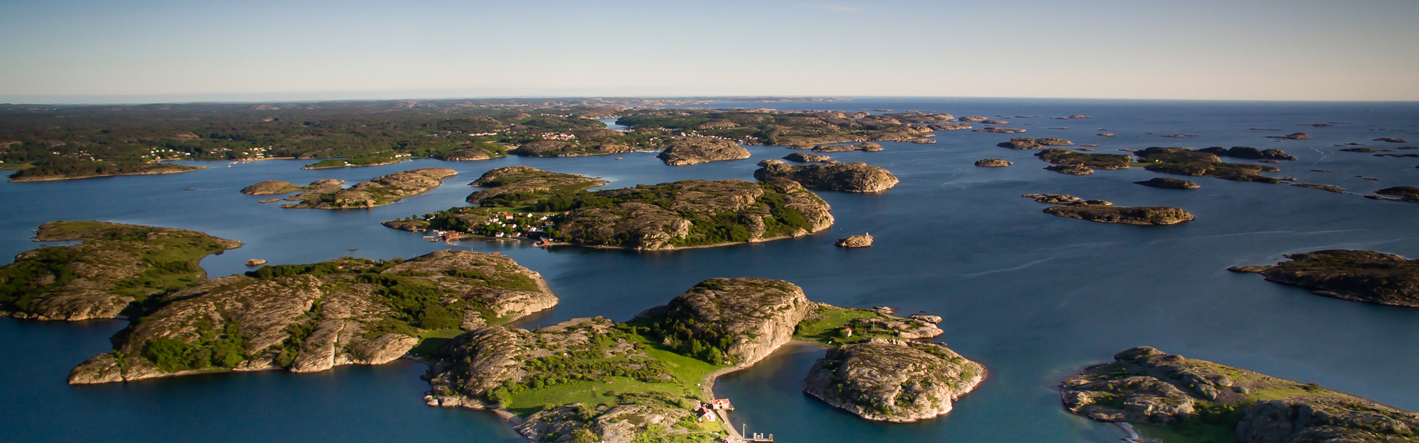 Fjällbackas skärgård från ovan.